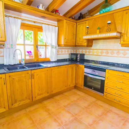 Villa Beautiful, Sunny With Wifi Port de Pollenca