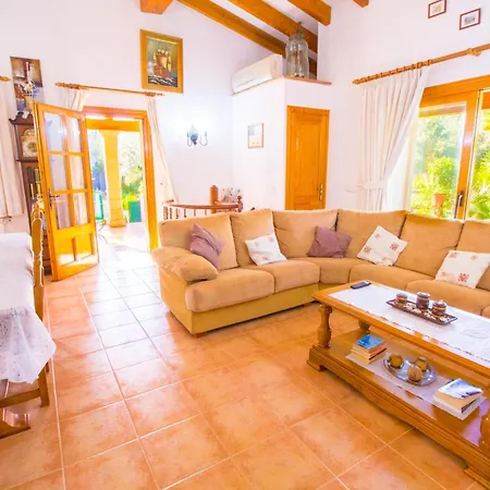 Villa Beautiful, Sunny With Wifi Port de Pollenca